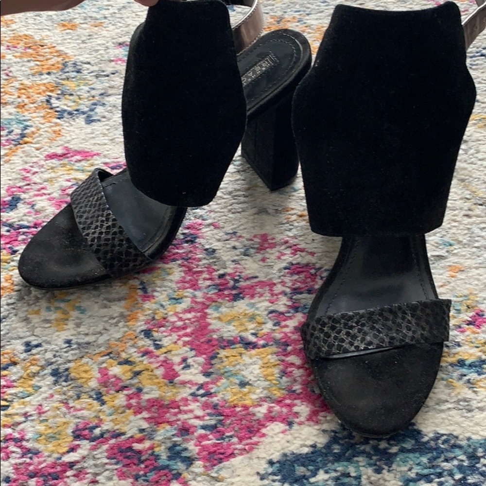 Kenneth Cole Reaction black suede heels